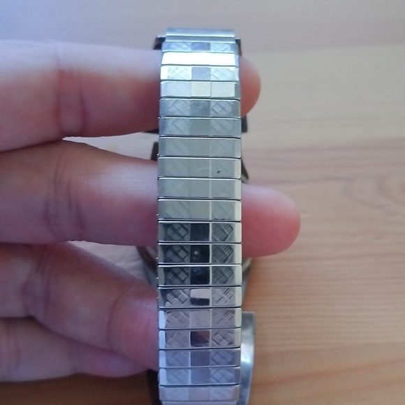 Vtg Navajo Liberty Sterling Silver and Turquoise inlayed wrist watch. - Picture 4 of 6